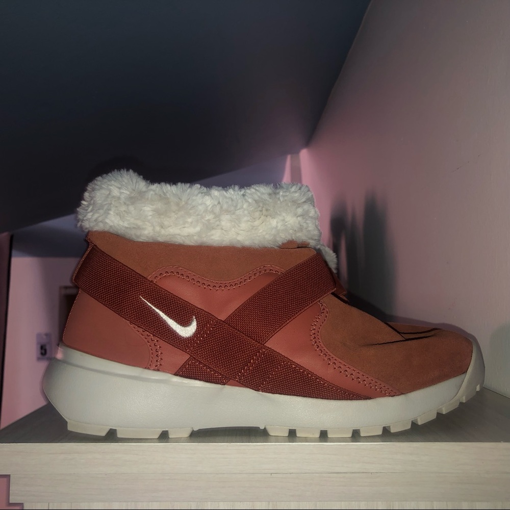 Nike fur boots.